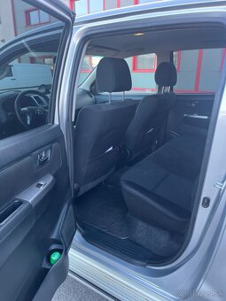 Toyota Hilux 3.0l D-4D, Sol A/T - 6
