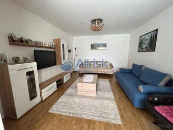Znížená cena Krásny zrekonštruovaný 5-izbový rodinný dom s - 6
