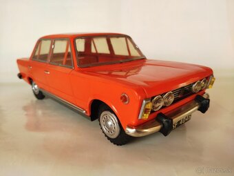 stará hračka Poľský Fiat 125p - 6