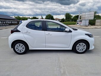 TOYOTA YARIS - 6