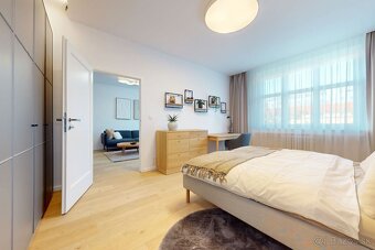 Elegantný, zrekonštruovaný veľkometrážny byt v centre Bratis - 6