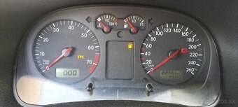Volkswagen Golf - 6