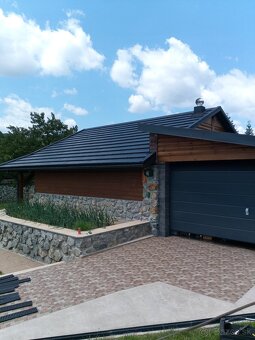 Klampiarske, pokrývačské a tesárske práce. - 6