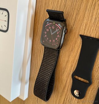 APPLE Watch 4 44 mm - 6