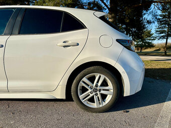 Toyota Corolla 2.0 Hybrid 112kW Style & Tech - 6