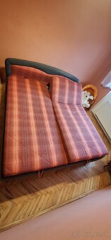 Predám čalúnenú manželskú posteľ - 6