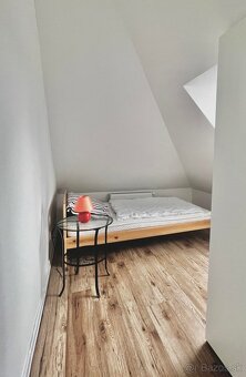 Prenájom / Rača-Svetlá garsónka v rodinnom dome - 6