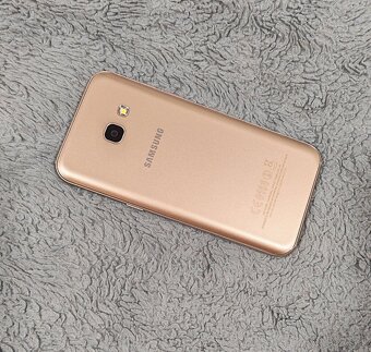 Samsung Galaxy A3 (7) - 6