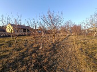 Investičný pozemok v obci Lehnice- 1740 m2 - 6