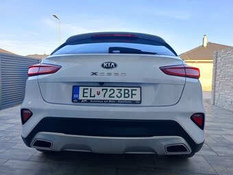 Predám KIA XCeed 1.6 GDi Plug-In Hybrid Gold A/T - 6