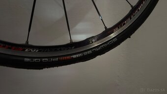 Giant cestny Carbonovy bicykel - 6