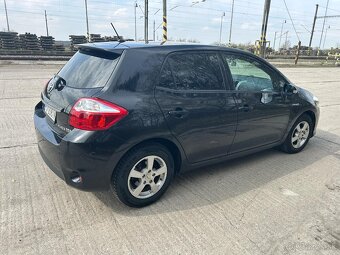 Auris Hybrid 1,8 - 6