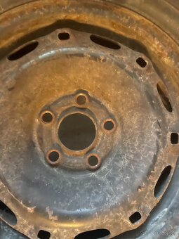Predám originál Volkswagen plechové disky R14 - 6