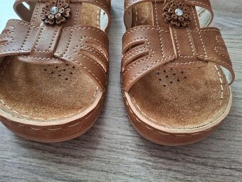 Dvakrát obuté dámske šľapky Easy Street 40, Deichmann - 6
