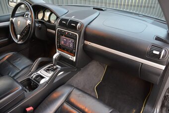 Porsche Cayenne – 3.2 V6 Benzín, Automat (184 kW / 247 hp) - 6