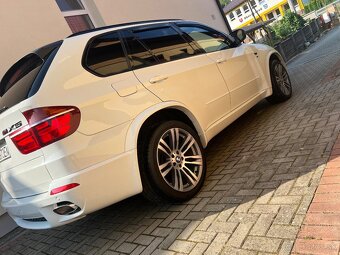 🤍 BMW X5 40d M-Paket – 225 kW – perfektný stav, bez investà - 6