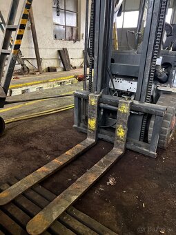 Vysokozdvižný vozík Nissan 30 - 6