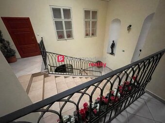 Pod konkatedrálou v pešej zóne klimatizovaný 2izb podkrovný - 6