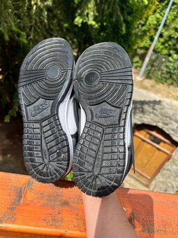 NIKE DZ 2794- 36,5 - 6