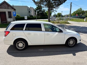Predám Opel astra 2009 - 6