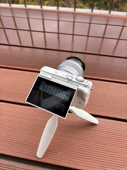 Canon EOS M10 + extra batéria + statív MANFROTTO MTPIXI - 6