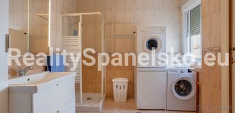 Prostorný řadový dům v klidné lokalitě u Růžového jezera - 6