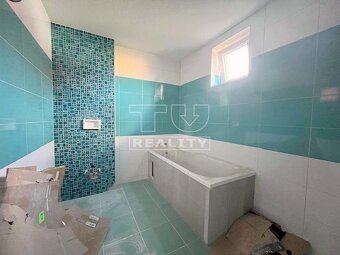 ROZOSTAVANÝ 2-PODLAŽNÝ DOM PRED DOKONČENÍM
RUŽOMBEROK-... - 6