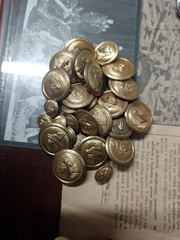 Gombíky socializmus - 6