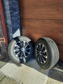 Predám zimné pneumatiky s plech. diskami - 6