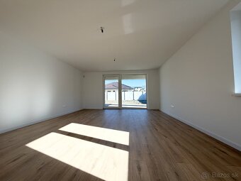 Moderný 4-izbový rodinný dom s garážou na predaj - 6