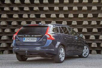 Volvo V60 D4 , 120kW / AJ NA SPLÁTKY / PROTIÚČET / - 6