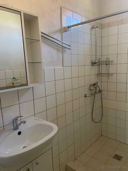 Priestranný podpivničený rodinný dom v Zlatých Moravciach – - 6