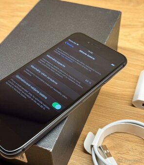 Apple iPhone 8 64GB Space Gray - 6