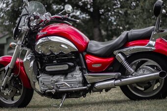 Triumph ROCKET III - 6