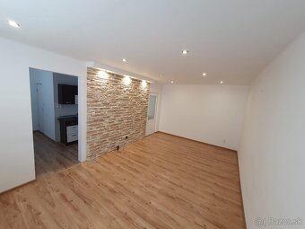Veľký 3-izbový byt Trstená centrum - - 6