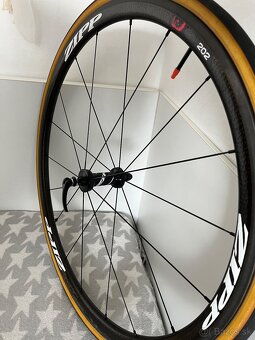 Zipp 202 Firecrest Carbon plášťové kolesá - 6
