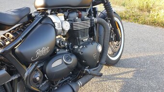 Triumph Bonneville Bobber Black - 6