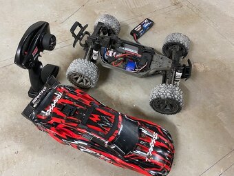 Traxxas Rustler - 6