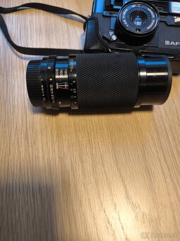 Analógové fotoaparáty a objektiv - 6