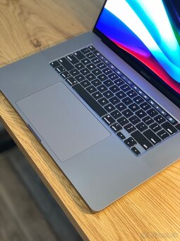 Macbook Pro 16” Space Gray - 6