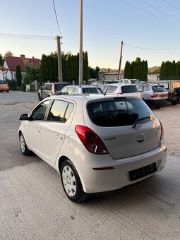 Hyundai i20 1.3 Benzin = Navi, r.v 2013, 96623km, Top Stav = - 6