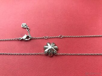 Predám náhrdelník s kvetinkou Swarovski – nastaviteľná dĺžka - 6