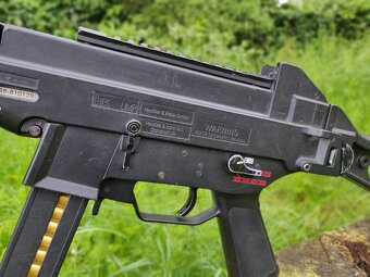 ARES UMP + 3 zásobníky + dlhé predpažbie - 6