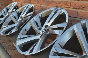 5x112 R19 Original VW Tiguan 2 Rline model Valencia Nove - 6