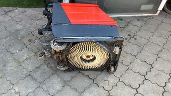 Predam cistiaci Umyvaci stroj Hakomatic bez Baterii. - 6