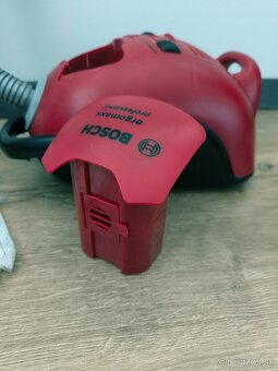 Vysávač Bosch - 6