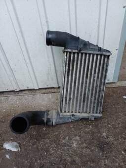 Rozpredám Audi A4 B5 sedan 1.9tdi - 6