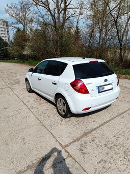 Kia Cee`d 1,6 CRDi 1800€ (1700€) - 6