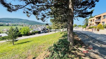 Na predaj slnečný stavebný pozemok 631 m2 v Partizánskom – č - 6