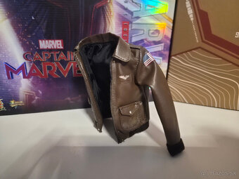 Kapitán Marvel Deluxe Hot Toys MMS522 1/6 - 6
